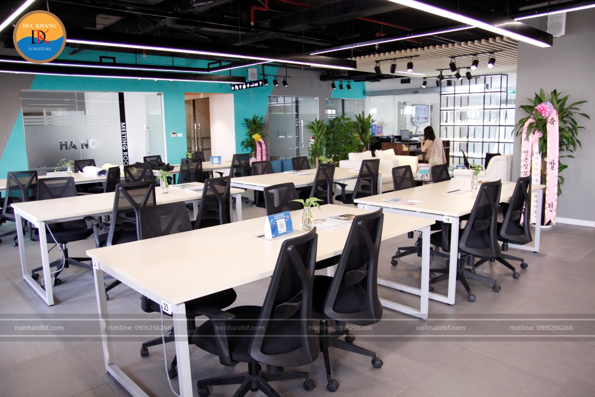 Thiết kế nội thất phòng làm việc có đủ ánh sáng