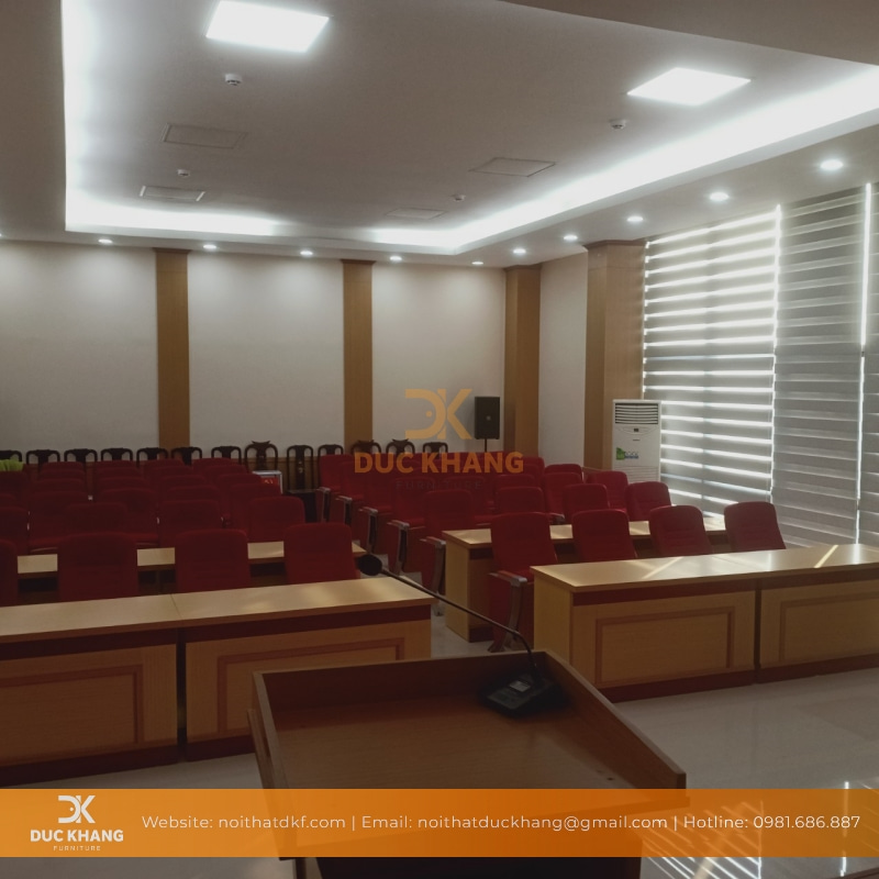 bàn hội trường